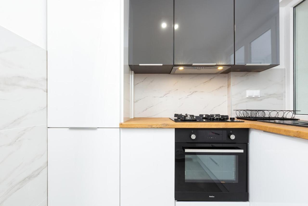 Studio City Center Zlota Street By Renters Warschau Exterior foto