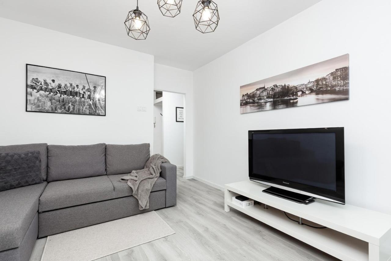 Studio City Center Zlota Street By Renters Warschau Exterior foto
